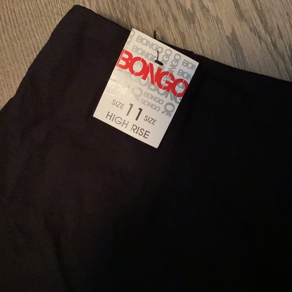 Black high rise shorts with lace trim - Picture 2 of 3